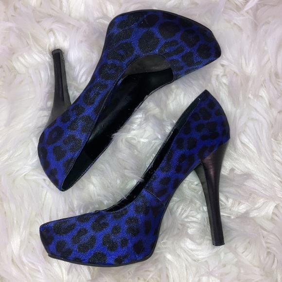 CARLOS SANTANA Satin Leopard Platform Pumps 7M Platonic - Picture 6 of 9